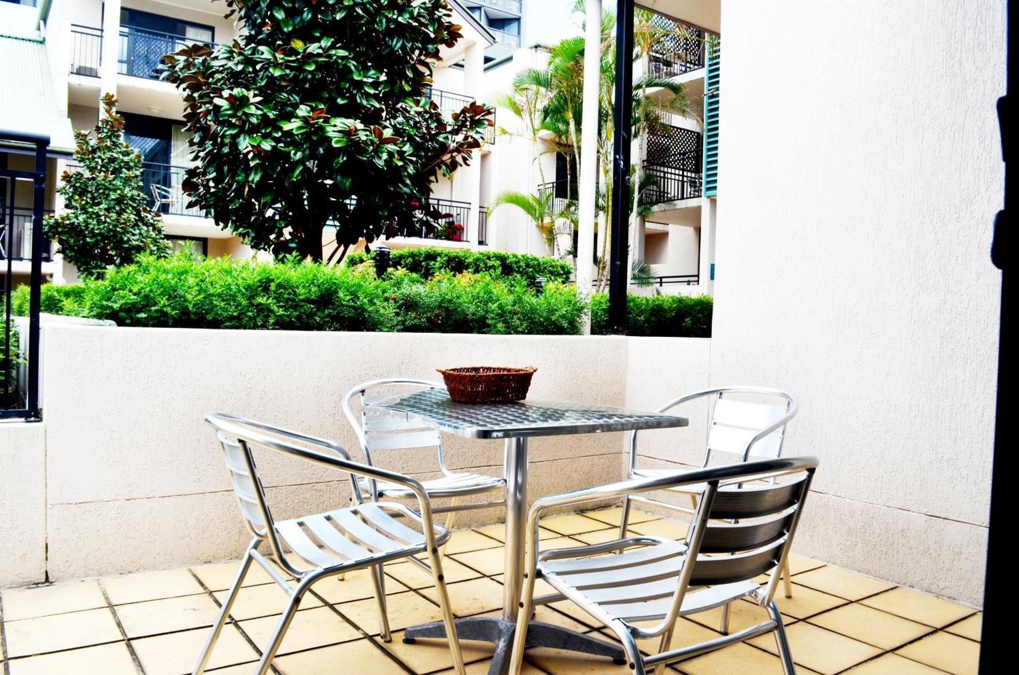 Spring Hill Mews Apartments Бризбейн Стая снимка